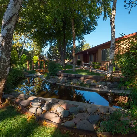 Sky Ranch Lodge-2