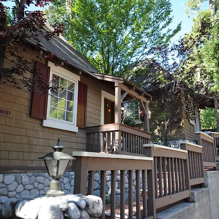 Saddleback Inn At Lake Arrowhead-2