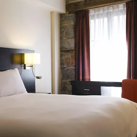 Le Petit Hotel Montreal-2
