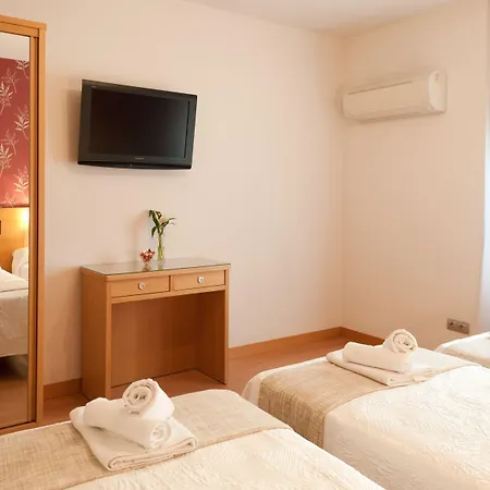 Hostal Abami II-2