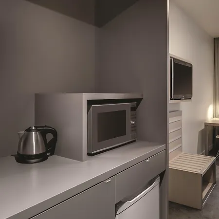 Travelodge Hotel Melbourne Docklands-3