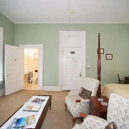 Page House Bed & Breakfast-3