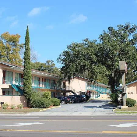Travelers Inn Gainesville-2