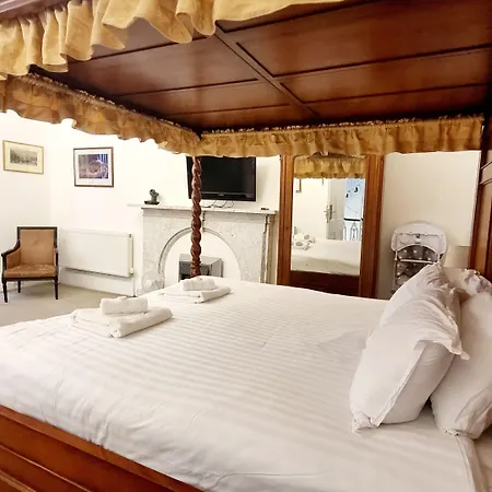 The Guards Hotel-2