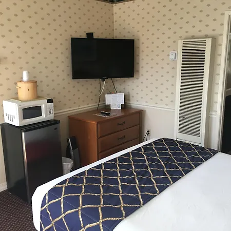 The Palomar Inn-3