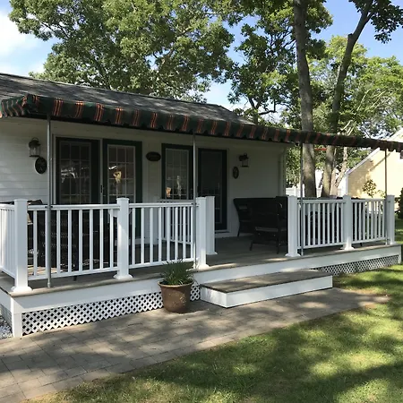 Falmouth Heights Motor Lodge-2