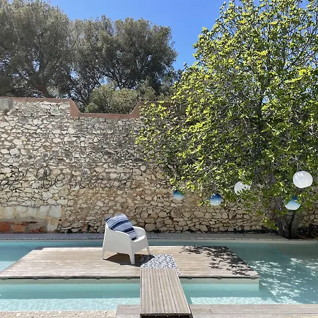 Hotel de La Plage - Mahogany-3