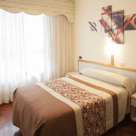 Hotel Cristal 1-3