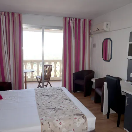 Logis Hotel Le Col De L'ange-2