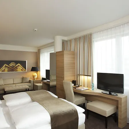 H4 Hotel Berlin Alexanderplatz-3