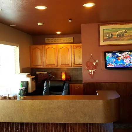 Pacific Inn Motel-3