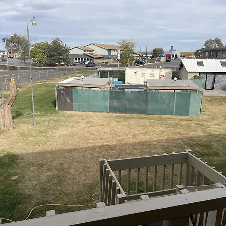Motel Oasis-2