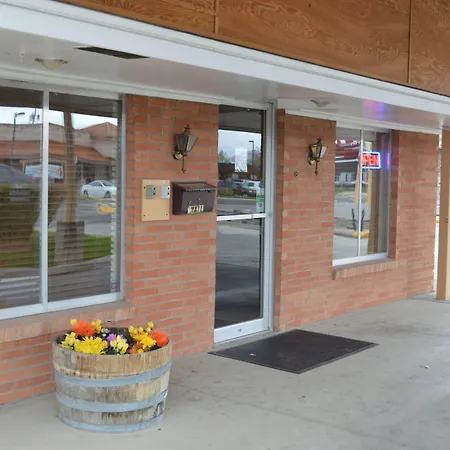Skyline Motor Inn-2