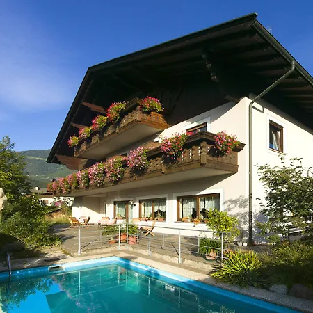 Bed&Breakfast Pension Hilpold-2