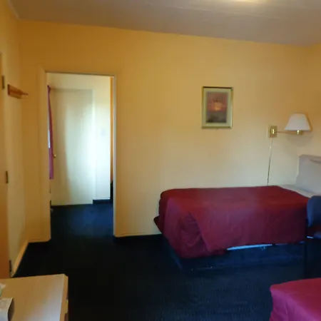 Western Motel-3