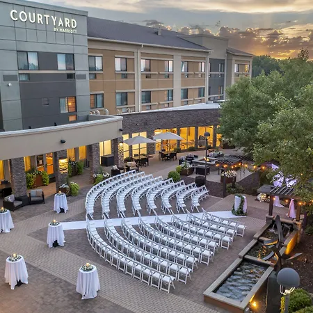 Courtyard Mankato Hotel & Event Center-2