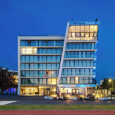 Marine Hotel By Zdrojowa-3