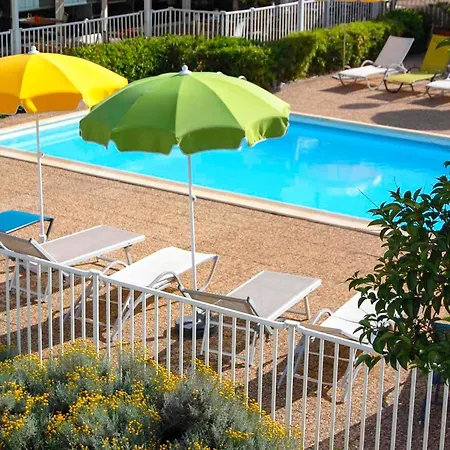 ibis Styles Marseille Aéroport-2