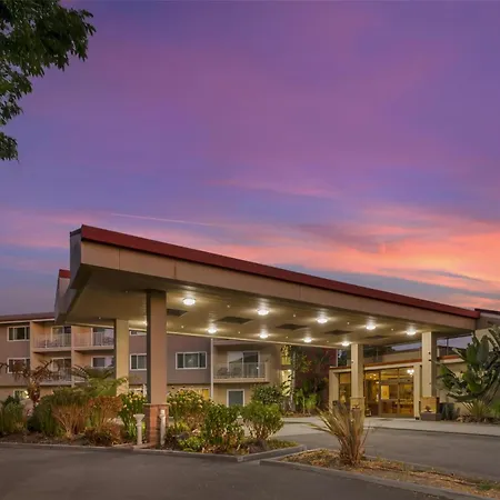 Best Western Plus Garden Court Inn-2