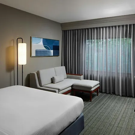 Courtyard By Marriott Waldorf-3