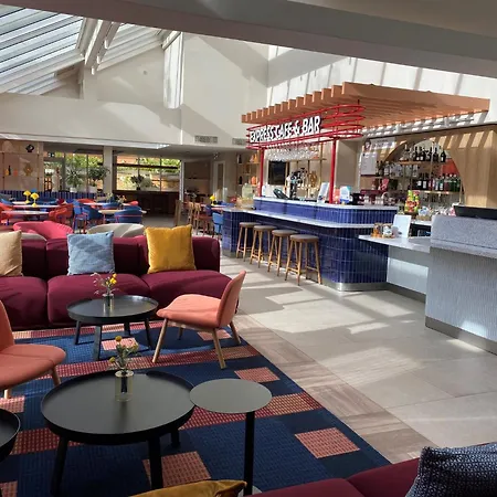 Holiday Inn Express Windsor By Ihg-3