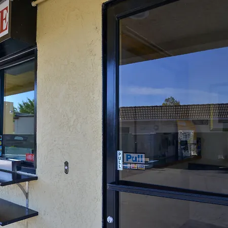 Rodeway Inn, Little Saigon-2