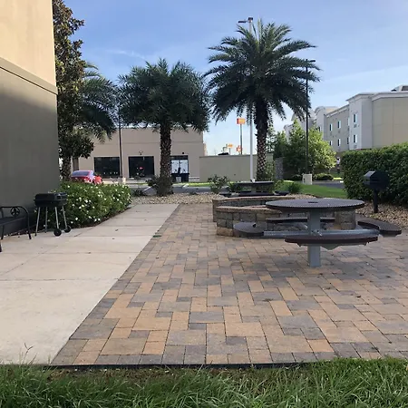 La Quinta By Wyndham Gonzales La-2