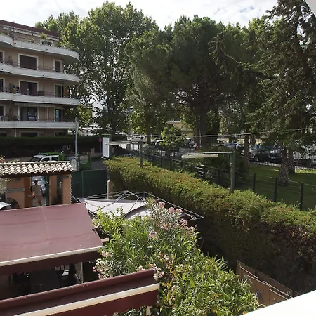 Hôtel Le Derby terrasse et parking-2