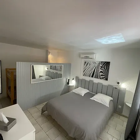 Hotel L'Orangeraie-2