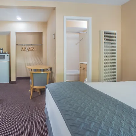 Shasta Pines Motel & Suites-2