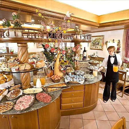 Lady Maria Hotel Wellness & Resort-3