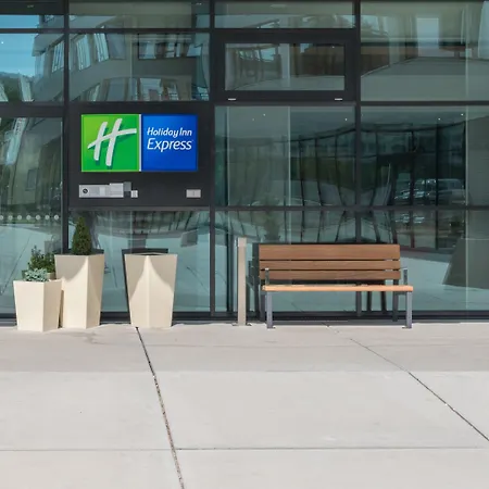 Holiday Inn Express And Suites Schulenburg By Ihg-3
