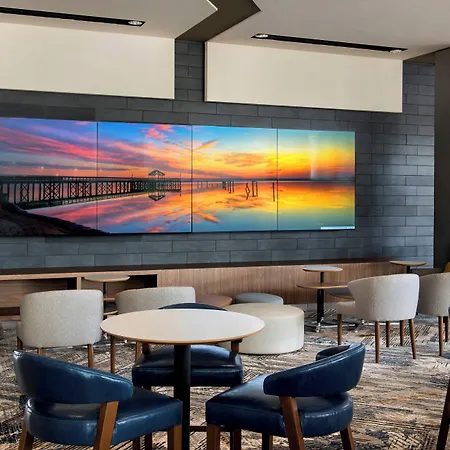 Courtyard By Marriott Philadelphia South At The Navy Yard-3