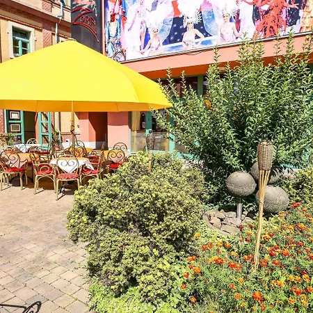 Backstage Hotel-3