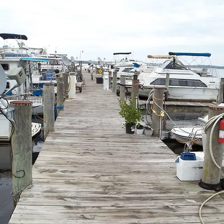Crystal Cove Riverfront Resort-3