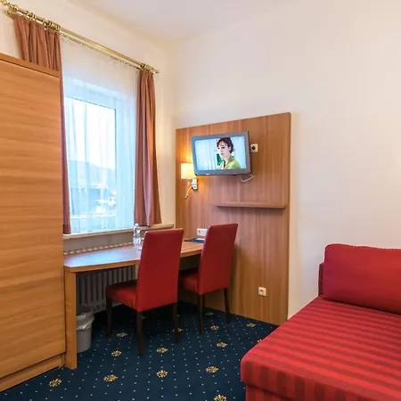 Hotel garni Almenrausch und Edelweiss-3