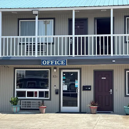 The Royal Victorian Motel-2