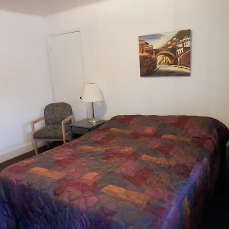 Trail Motel-3