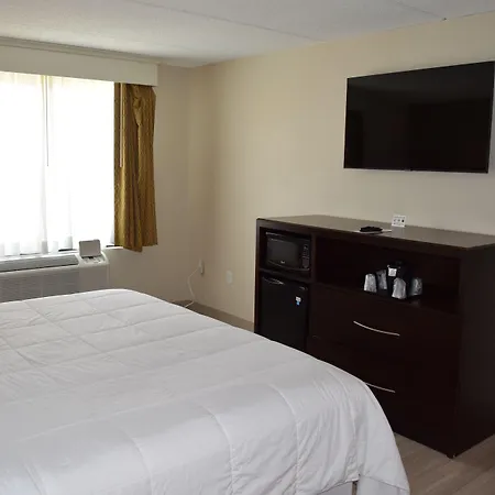 Bridgepointe Hotel & Marina-3