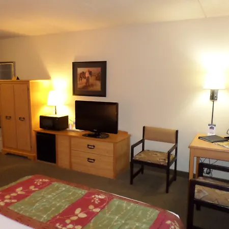 Americinn By Wyndham Pampa Event Center-3