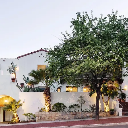 Spanish Garden Inn-3