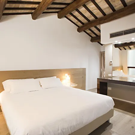 Borgoleoni 18 - Room&Breakfast-2