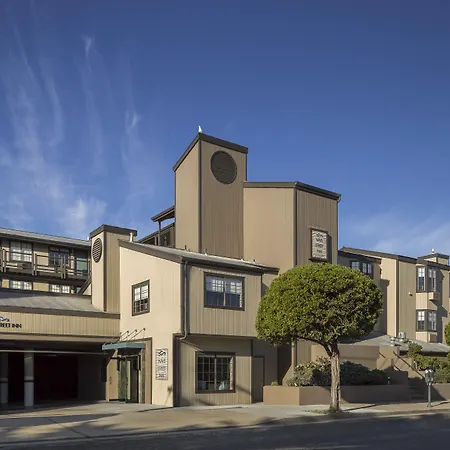 Wave Street Inn-3
