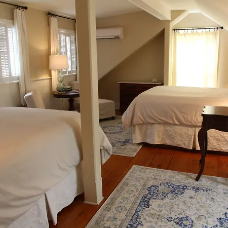 The Oak Bluffs Inn-3