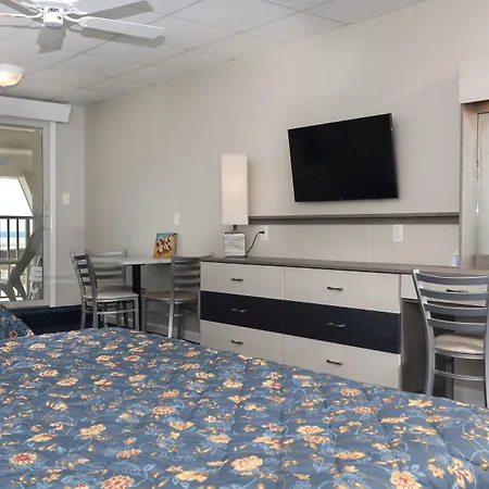 Adventurer Oceanfront Inn-2