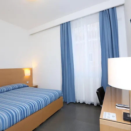 Hotel Genova-3