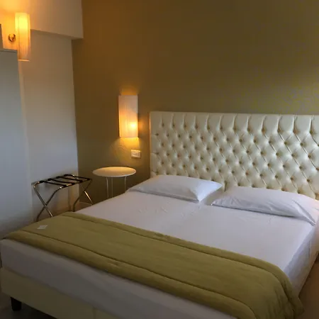 Nuova Opera Rooms & Apartments-2