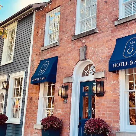 124 On Queen Hotel & Spa-3