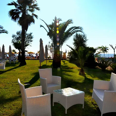 Hotel Beach-2