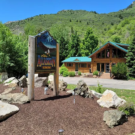 Alaskan Inn And Spa-2